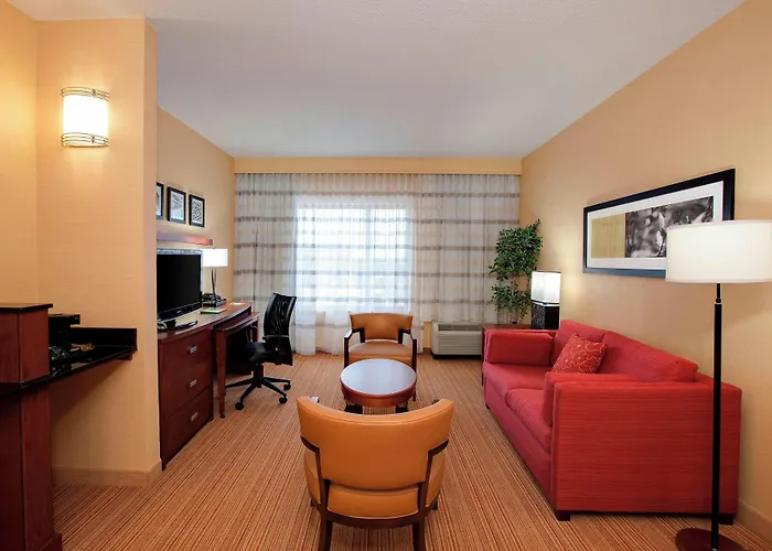 Courtyard By Marriott Chicago Schaumburg/woodfield Mall 3*