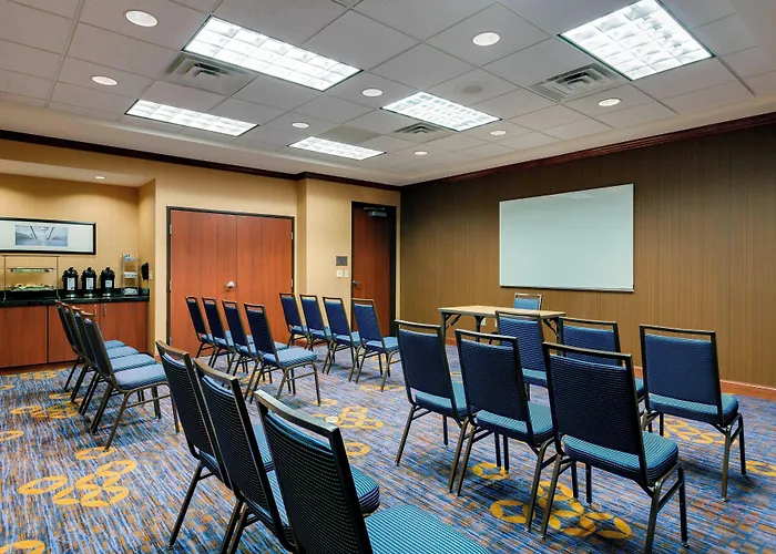 Courtyard By Marriott Chicago Schaumburg/woodfield Mall Отель Шаамбург