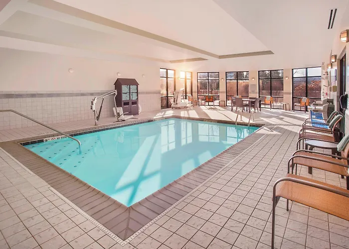 Courtyard By Marriott Chicago Schaumburg/woodfield Mall Hotel 3*